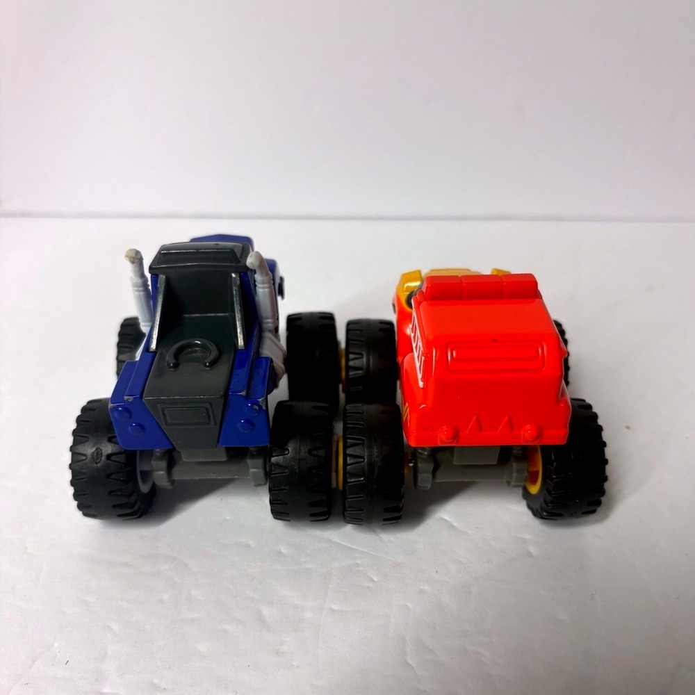 Blaze and the Monster Machines Crusher & Rescue Stripes Diecast Trucks Toys - Picture 4 of 5
